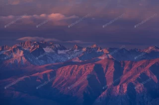 عکس کوه های نوادا هنگام طلوع خورشید
